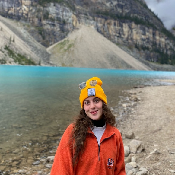 Meet your Posher, Andia - Picture 1 of 1